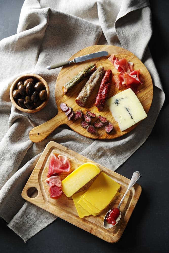 Olívafa felszolgálódeszka - 335x205x(H)25mm - 4