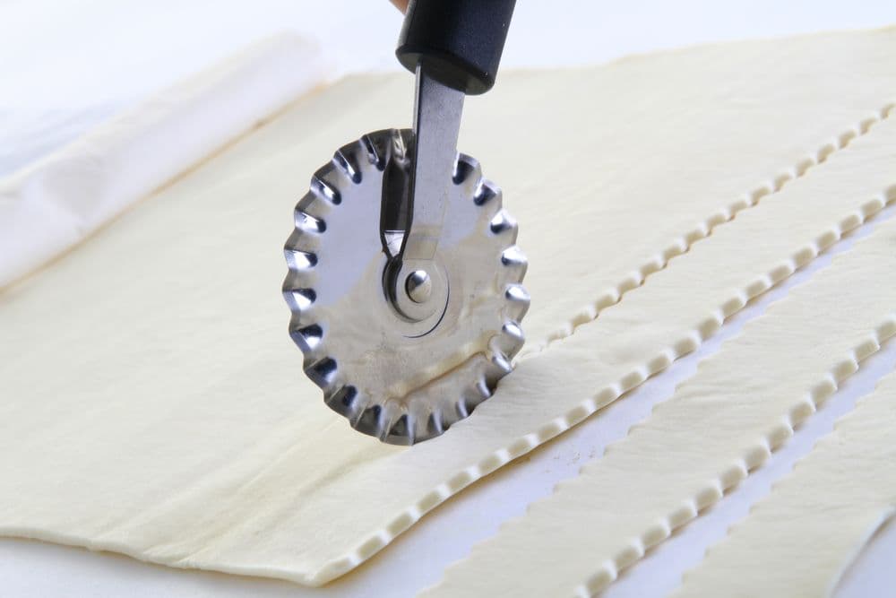 Tésztavágó fogazott pengével - (L)188mm - 2