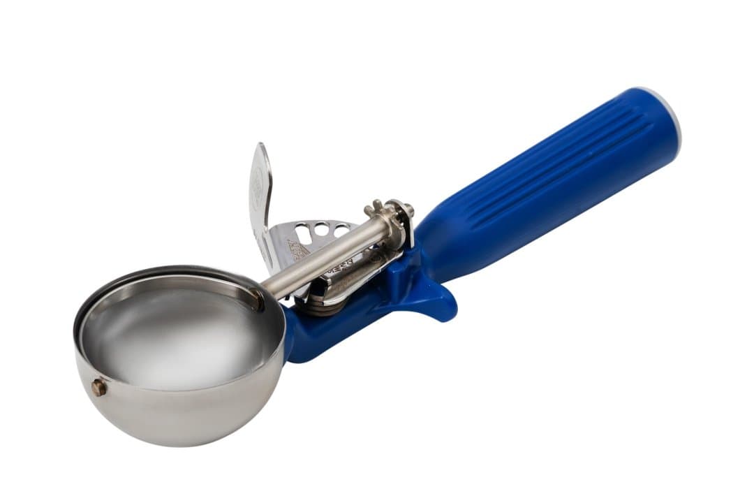 2-ounce one-piece thumb disher with dark blue handle