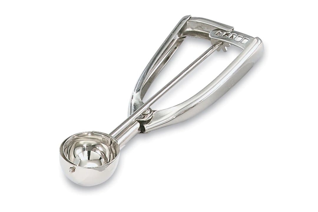 ⅞-ounce round stainless steel squeeze disher